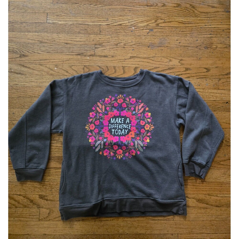 Natural Life Crewneck Make a Difference Sweatshirt w/ pockets Green Size Medium